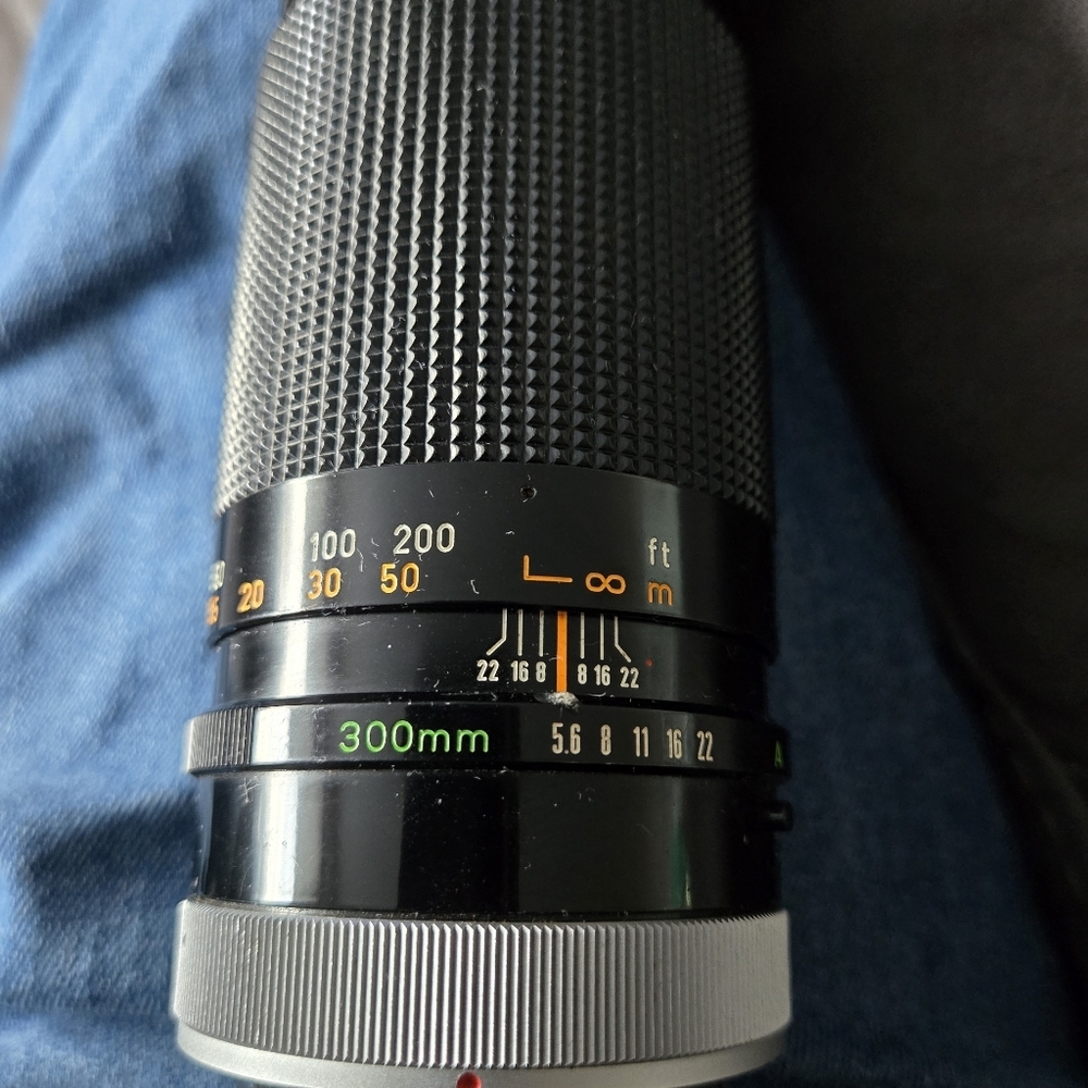 Canon 300mm f/5.6 S.S.C. FD Mount Prime Telephoto Lens with Case Untested